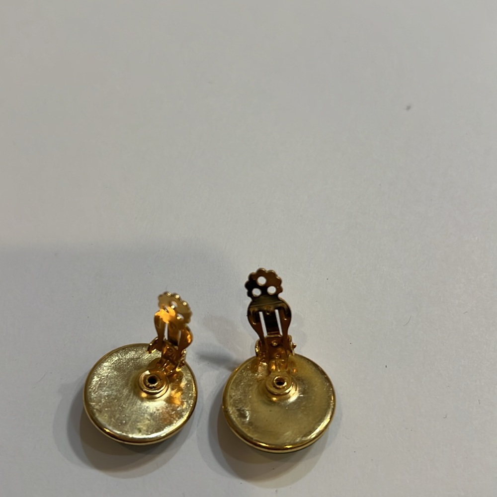 Earring - Picture 3 of 3